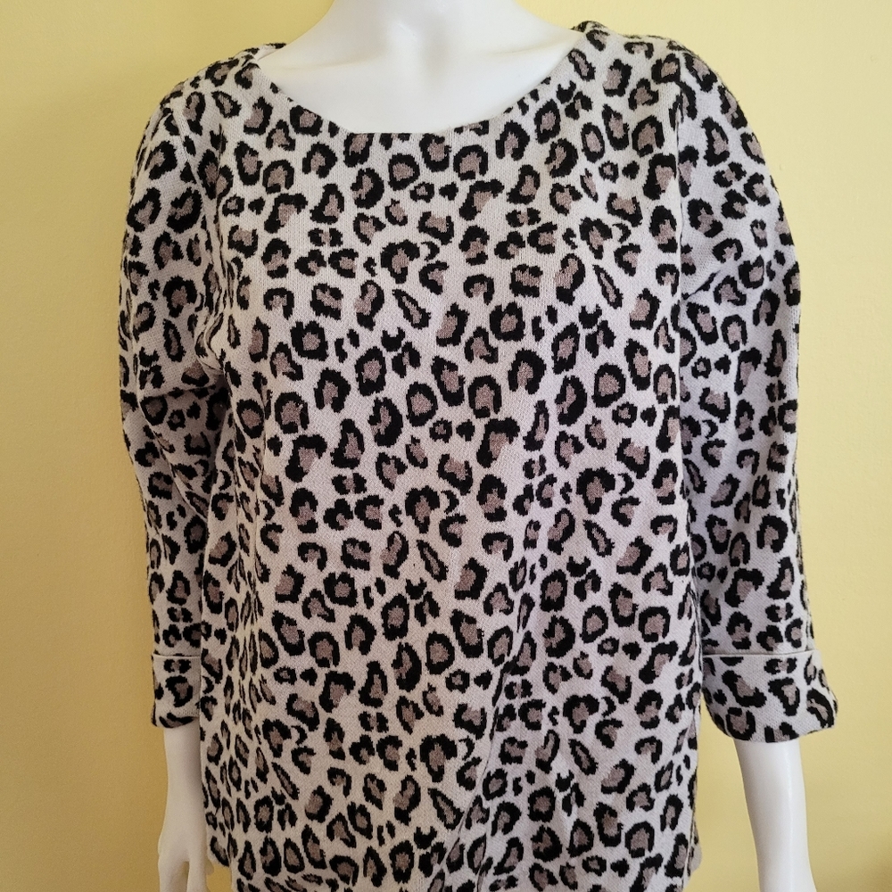 Tahari Leopard Sweater XL